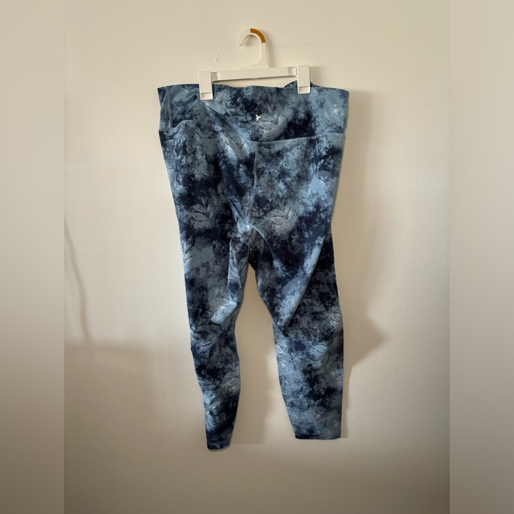 Old Navy Powerchill Extra High-Rise Leggings - Picture 6 of 7